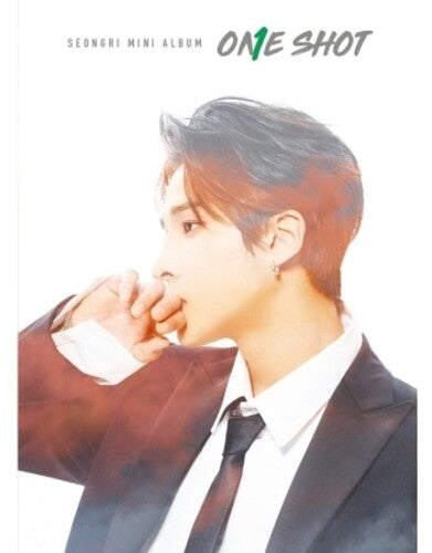 Seongri: One Shot (incl. Photocard + Bookmark) - COMPACT DISCS